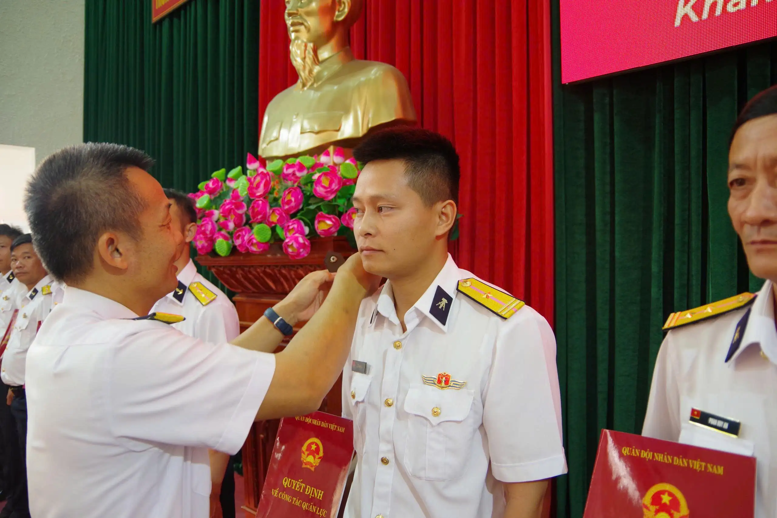 Trung tâm Bảo đảm Kỹ thuật 719, Vùng 4 Hải quân, công bố, trao quyết định nâng lương, thăng quân hàm quân nhân chuyên nghiệp năm 2026