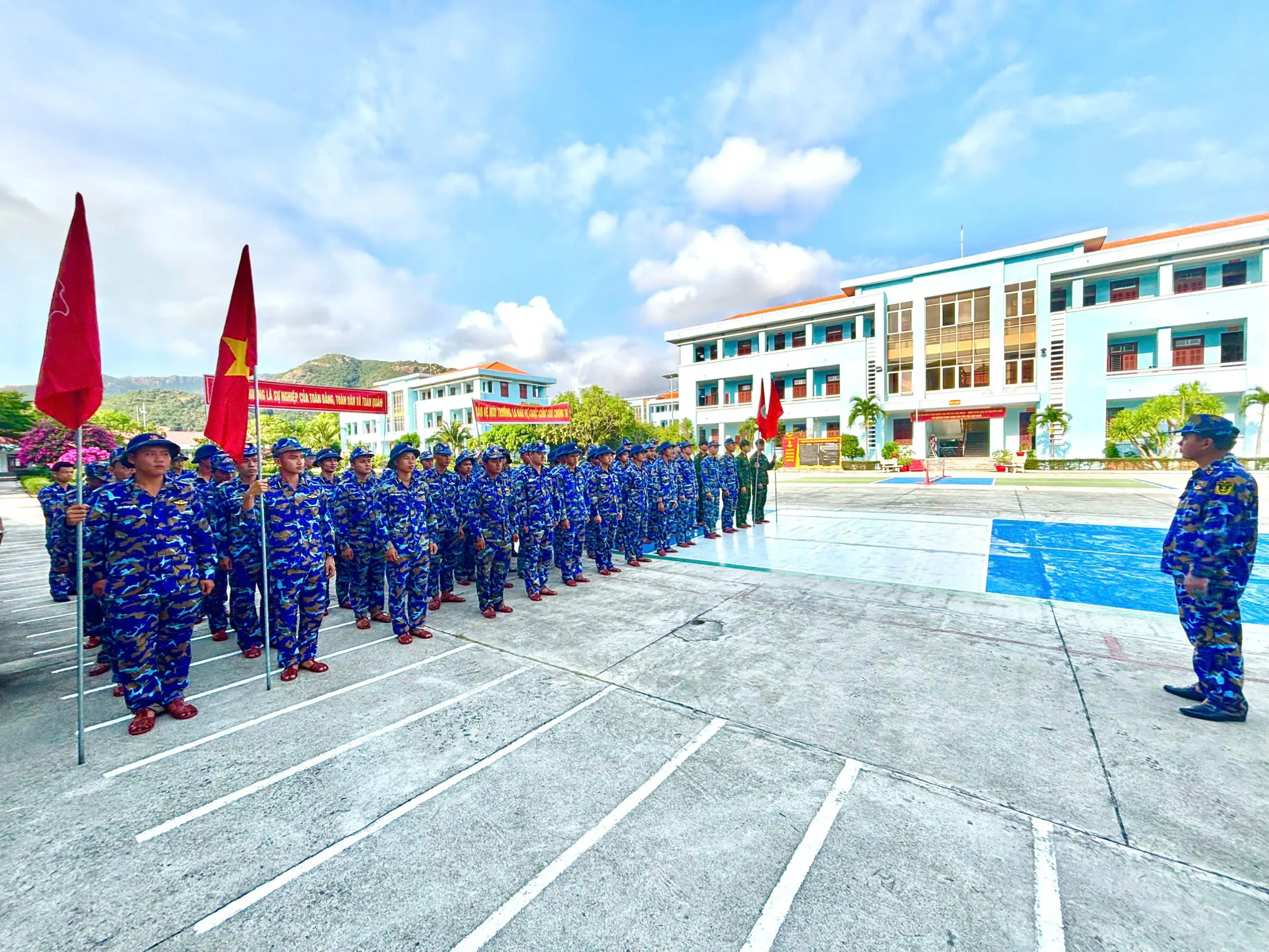 Vùng 4 Hải quân: Đoàn cơ sở Trung tâm Bảo đảm Kỹ thuật 719 tổ chức thực hiện “Ngày Thứ 7 tình nguyện”