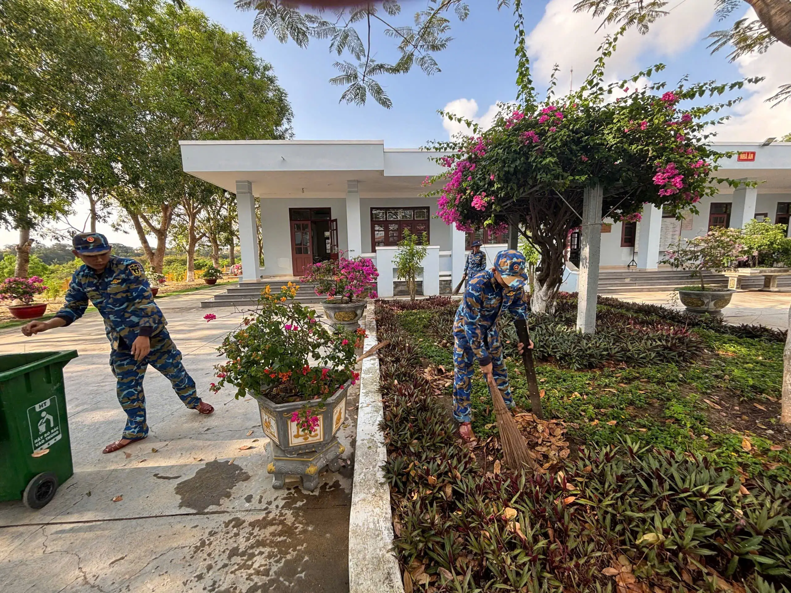 Vùng 4 Hải quân: Đoàn cơ sở Trung tâm Bảo đảm Kỹ thuật 719 tổ chức thực hiện “Ngày Thứ 7 tình nguyện”