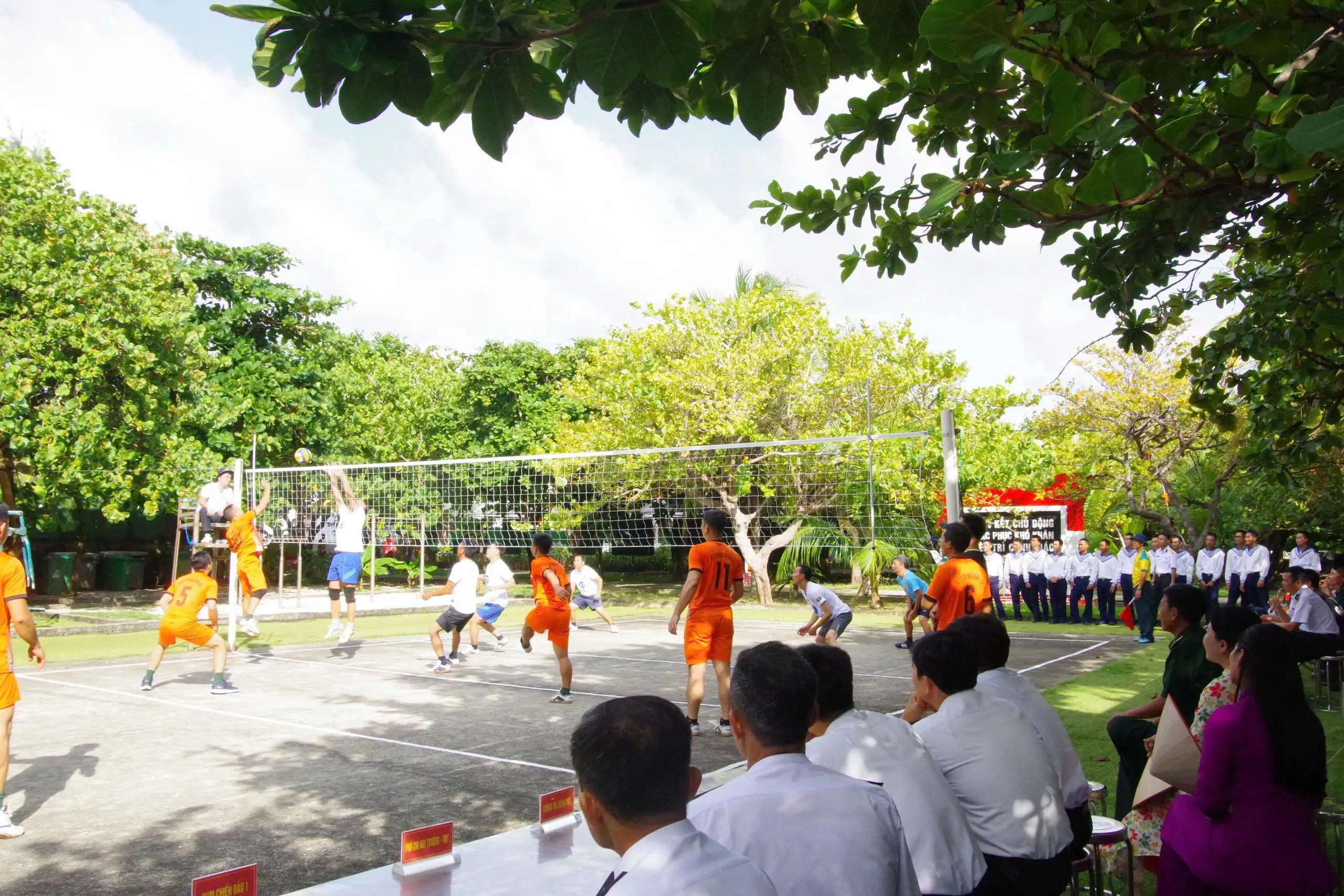 Từ đất liền đến đảo xa: Vùng 4 Hải quân sôi nổi các hoạt động dịp nghỉ lễ 30/4 và 1/5