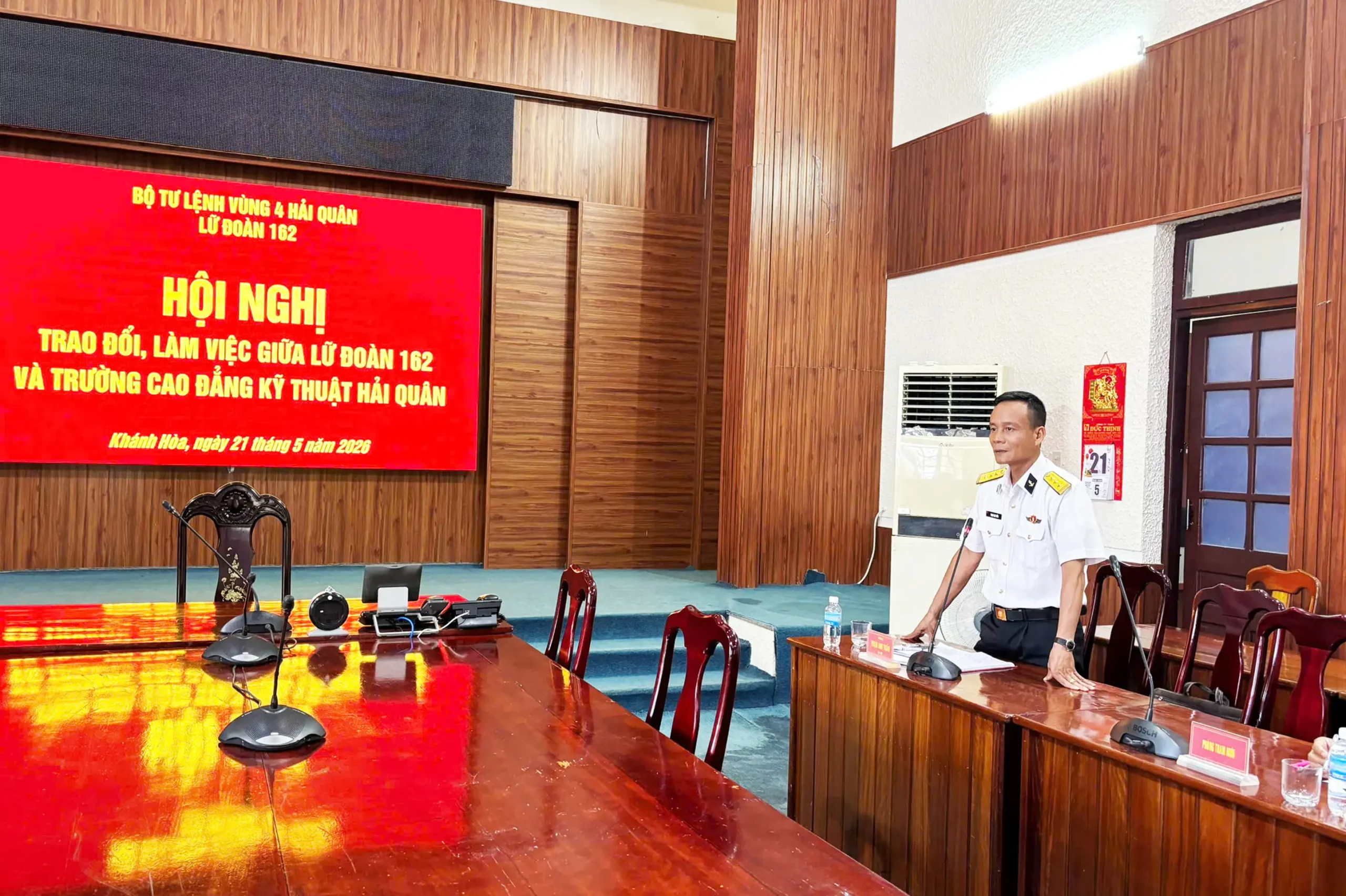 Trường Cao đẳng kỹ thuật Hải quân trao đổi, làm việc với Lữ đoàn 162 2 Trường Cao đẳng kỹ thuật Hải quân trao đổi, làm việc với Lữ đoàn 162