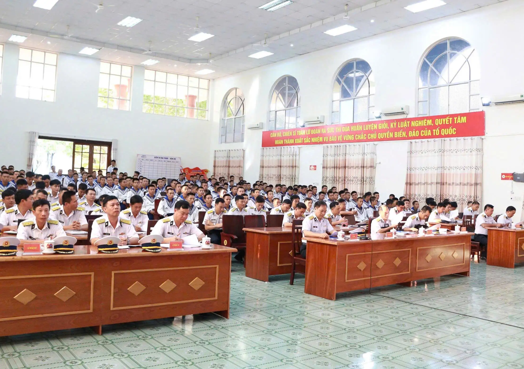 Vùng 4 Hải quân tổ chức hội thao đại đội huấn luyện chiến sĩ mới giỏi năm 2026