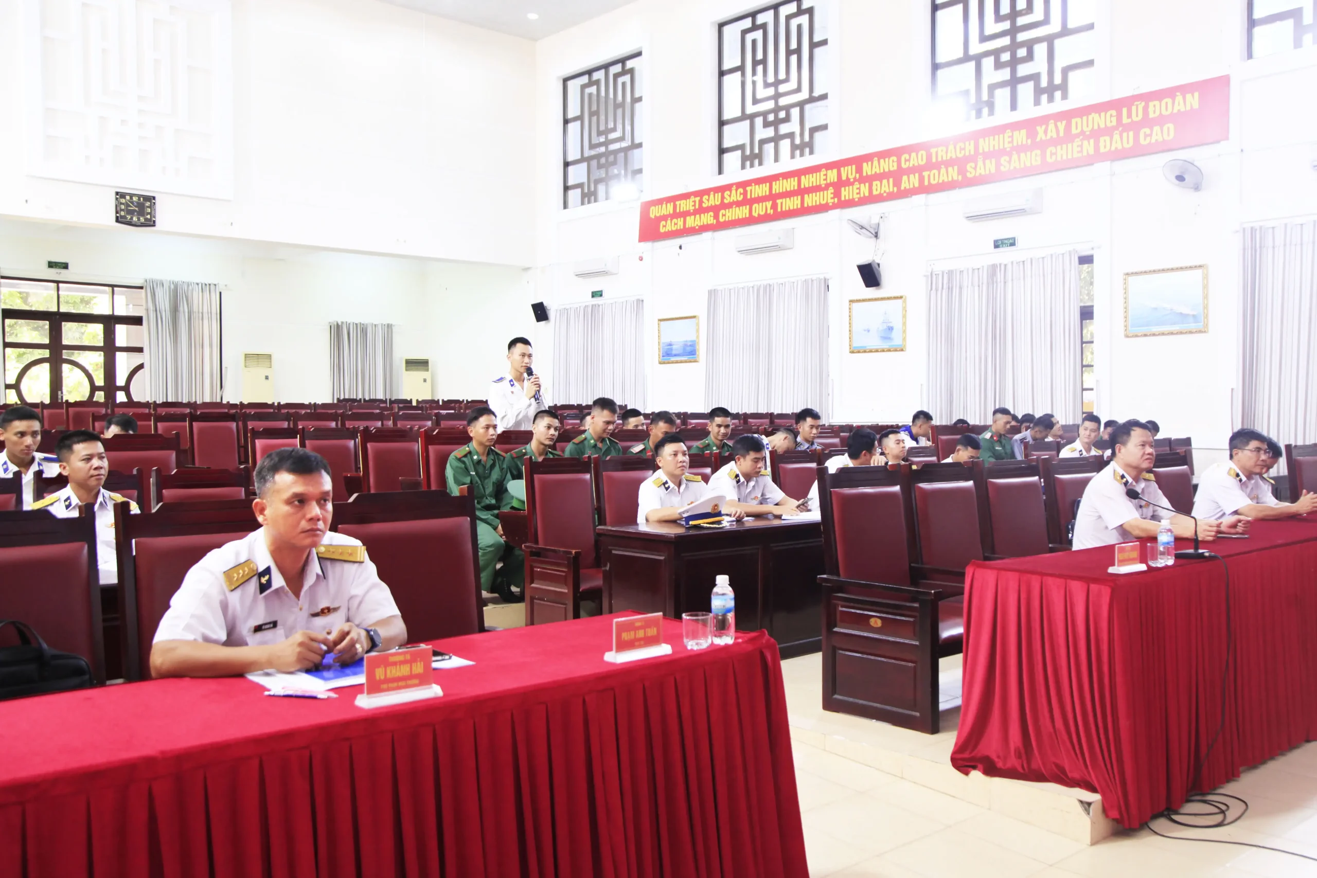 Trường Cao đẳng kỹ thuật Hải quân trao đổi, làm việc với Lữ đoàn 162 3 Trường Cao đẳng kỹ thuật Hải quân trao đổi, làm việc với Lữ đoàn 162