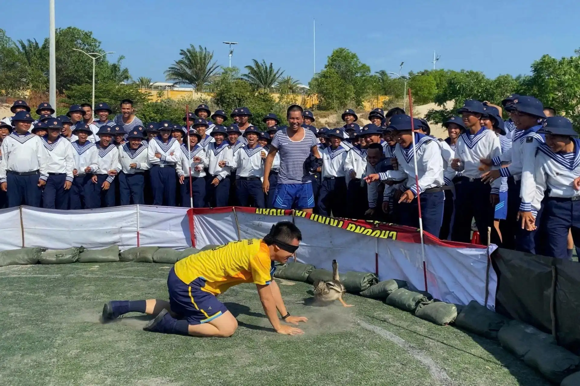 Từ đất liền đến đảo xa: Vùng 4 Hải quân sôi nổi các hoạt động dịp nghỉ lễ 30/4 và 1/5 5 Từ đất liền đến đảo xa: Vùng 4 Hải quân sôi nổi các hoạt động dịp nghỉ lễ 30/4 và 1/5