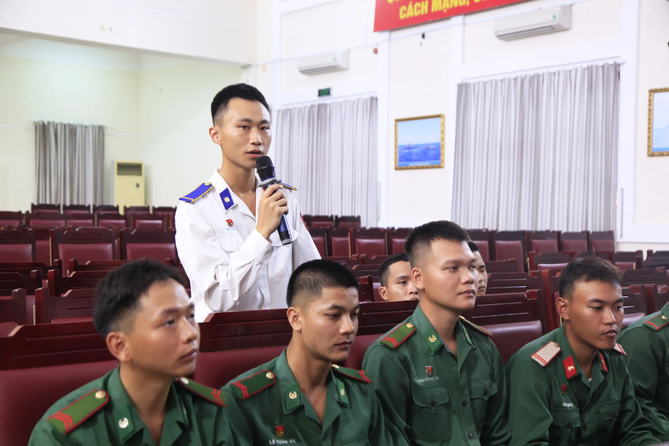 Trường Cao đẳng kỹ thuật Hải quân trao đổi, làm việc với Lữ đoàn 162 5 Trường Cao đẳng kỹ thuật Hải quân trao đổi, làm việc với Lữ đoàn 162