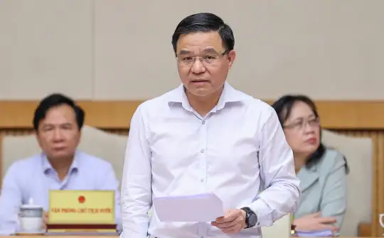 Bộ trưởng Lê Mạnh Hùng: Bảo đảm nguồn cung xăng dầu và điện, không để gián đoạn