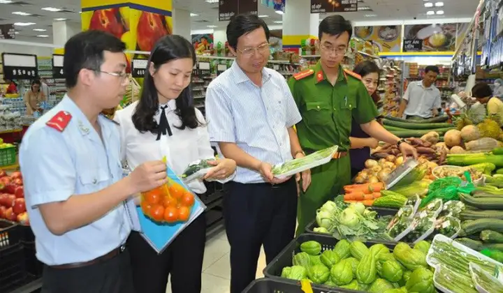 Hà Nội xử lý hàng trăm vụ vi phạm an toàn thực phẩm trong đợt cao điểm