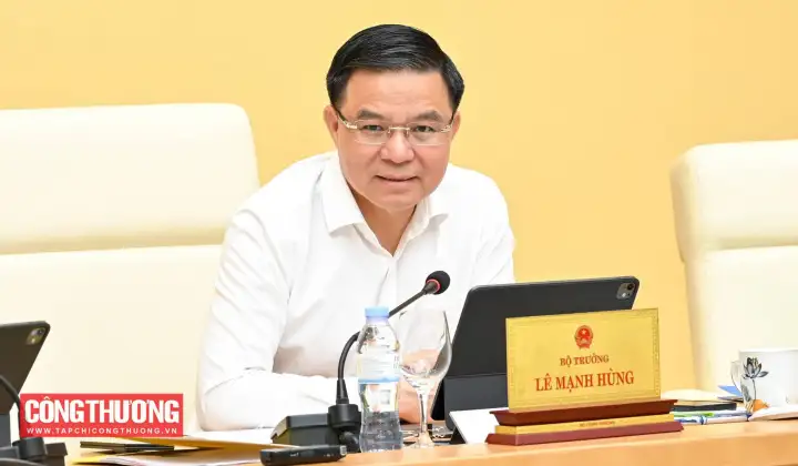 Bộ trưởng Lê Mạnh Hùng yêu cầu đẩy mạnh chuyển đổi số trong quản lý an toàn và môi trường công nghiệp
