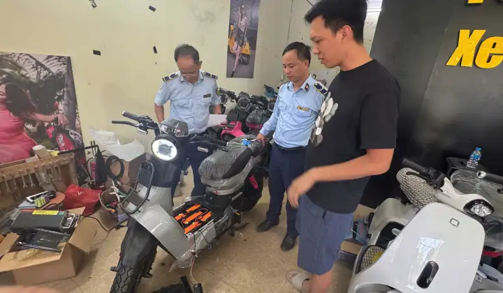 Hà Nội phanh phui xe đạp điện “đội lốt” 240W, thực chất chạy 60 km/h