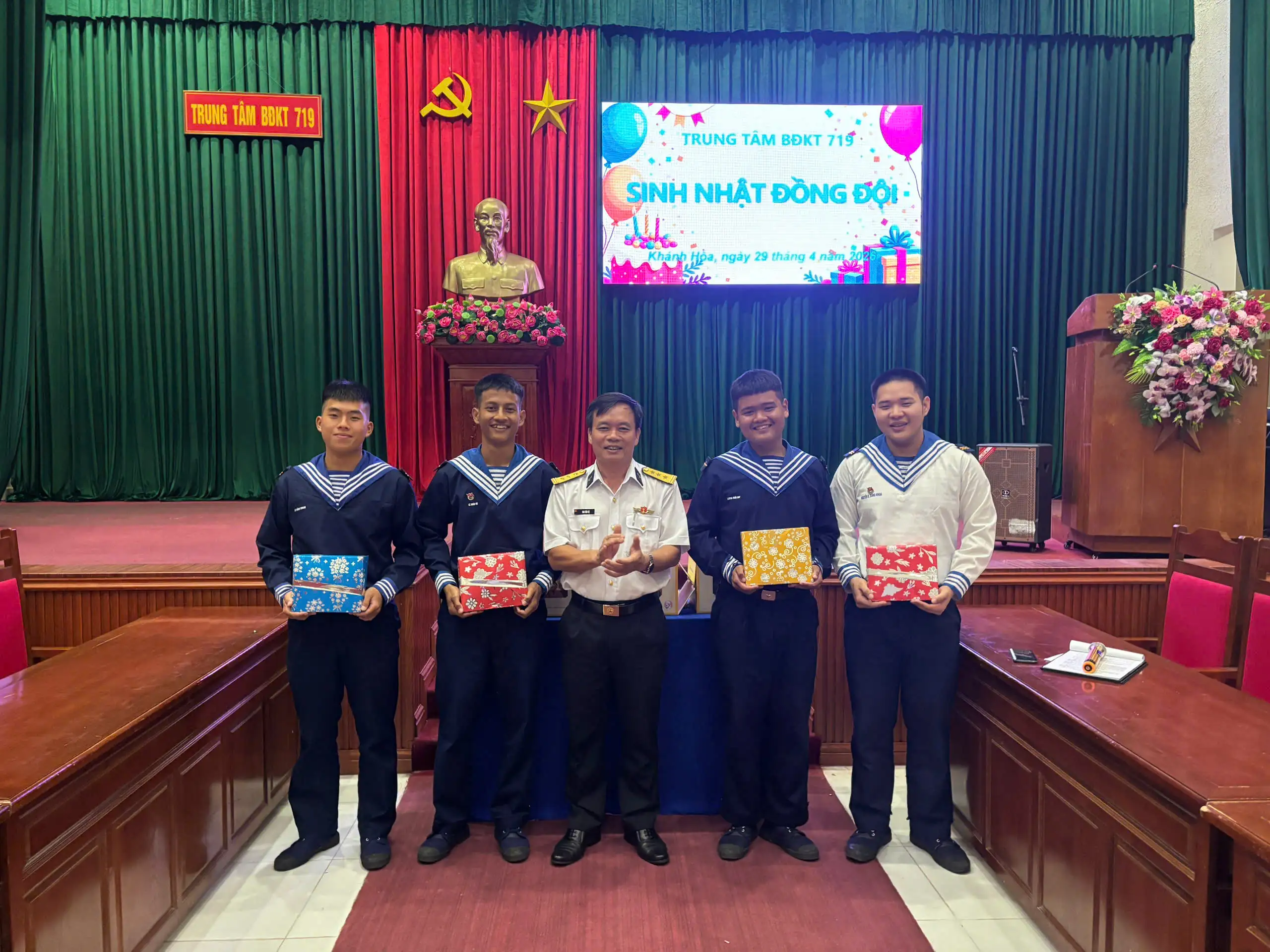 Trung tâm Bảo đảm Kỹ thuật 719 tổ chức nhiều hoạt động sôi nổi dịp lễ 30/4 và 1/5 1 Trung tâm Bảo đảm Kỹ thuật 719 tổ chức nhiều hoạt động sôi nổi dịp lễ 30-4 và 1-5