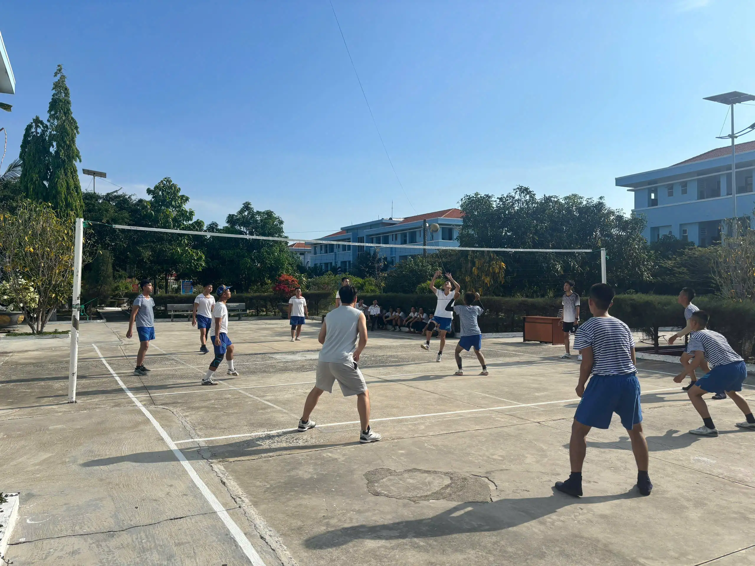 Trung tâm Bảo đảm Kỹ thuật 719 tổ chức nhiều hoạt động sôi nổi dịp lễ 30/4 và 1/5 3 Trung tâm Bảo đảm Kỹ thuật 719 tổ chức nhiều hoạt động sôi nổi dịp lễ 30-4 và 1-5
