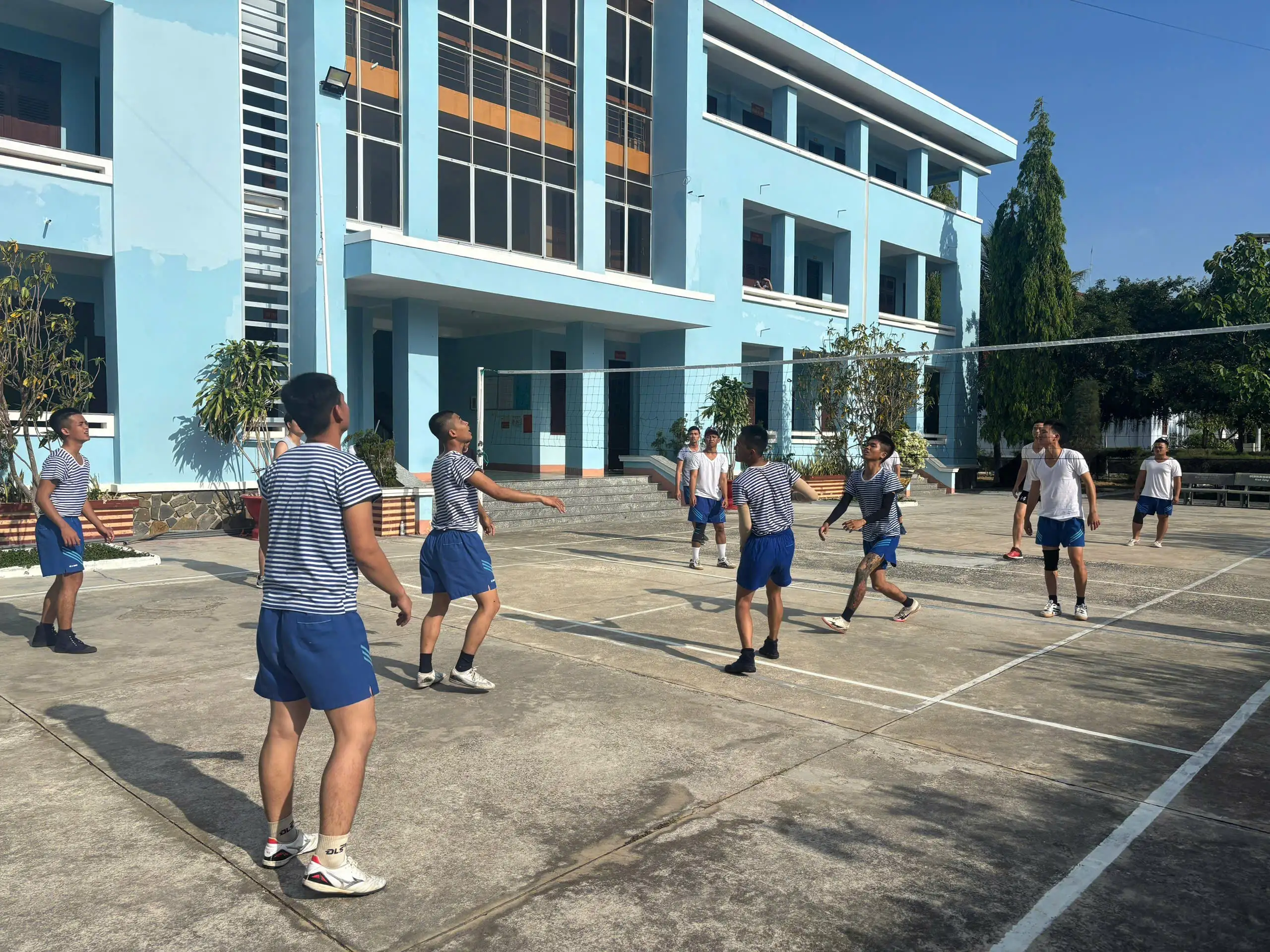 Trung tâm Bảo đảm Kỹ thuật 719 tổ chức nhiều hoạt động sôi nổi dịp lễ 30/4 và 1/5 4 Trung tâm Bảo đảm Kỹ thuật 719 tổ chức nhiều hoạt động sôi nổi dịp lễ 30-4 và 1-5