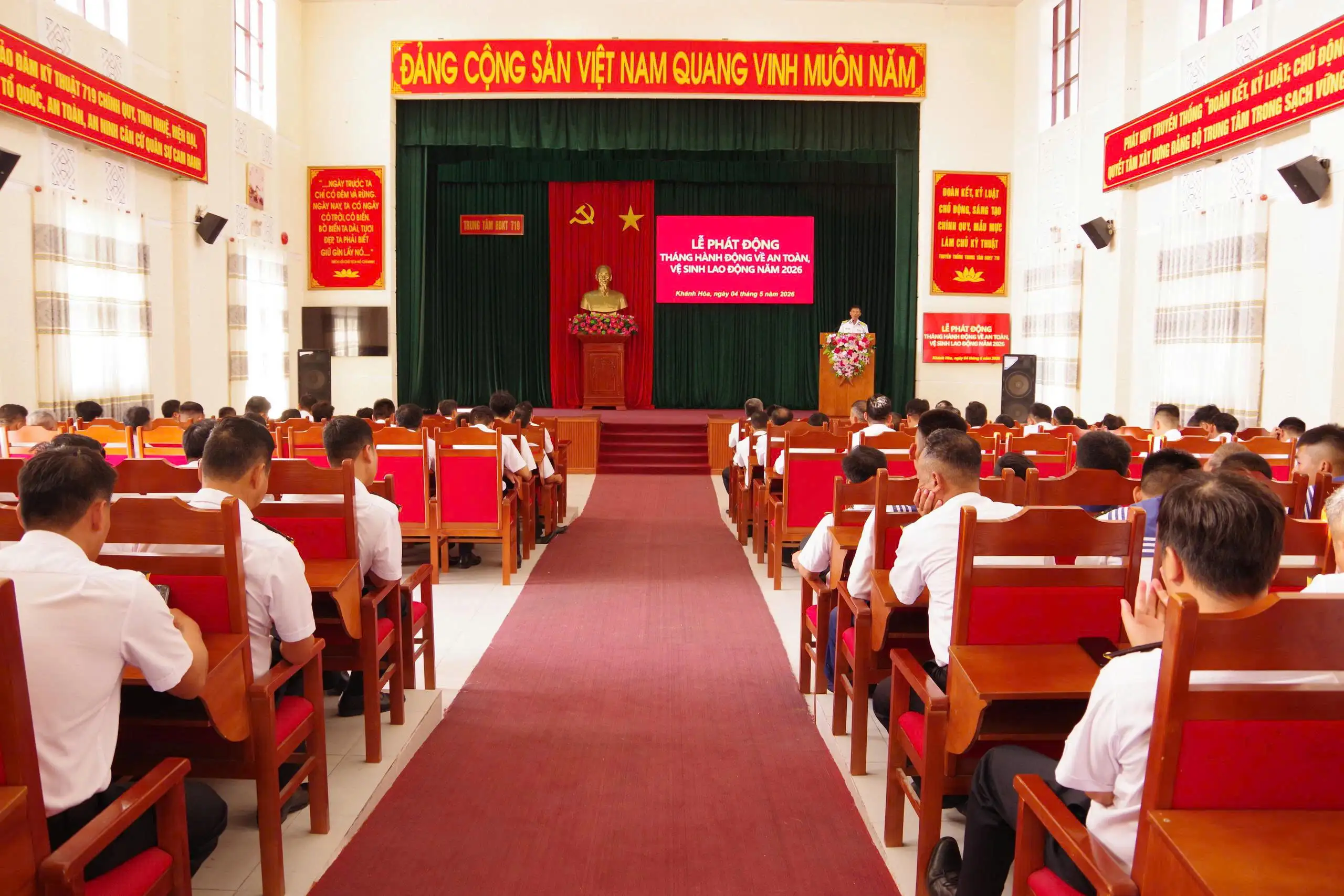 Vùng 4 Hải quân: Trung tâm Bảo đảm kỹ thuật 719 tổ chức Lễ phát động Tháng hành động về An toàn, vệ sinh lao động năm 2026