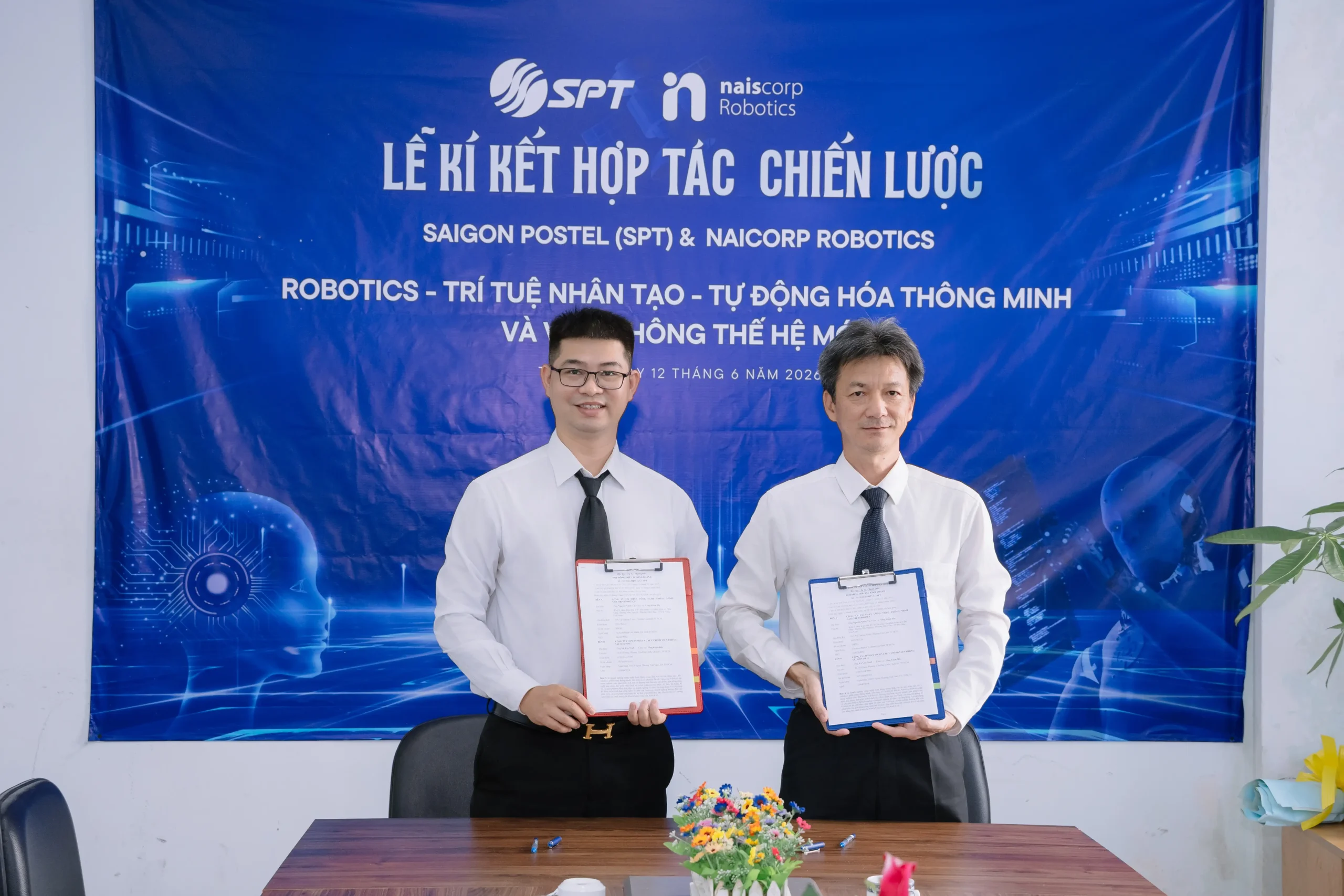 Lễ ký kết hợp tác chiến lược giữa Saigon Postel (SPT) và Naiscorp Robotics