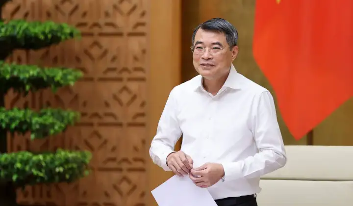 Thủ tướng chỉ đạo tiếp tục có giải pháp hiệu quả nhằm bảo đảm cung ứng điện, xăng dầu