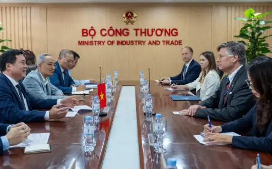 Tiếp tục cải thiện môi trường đầu tư, kinh doanh, tạo thuận lợi cho doanh nghiệp Hoa Kỳ hoạt động ổn định và lâu dài tại Việt Nam