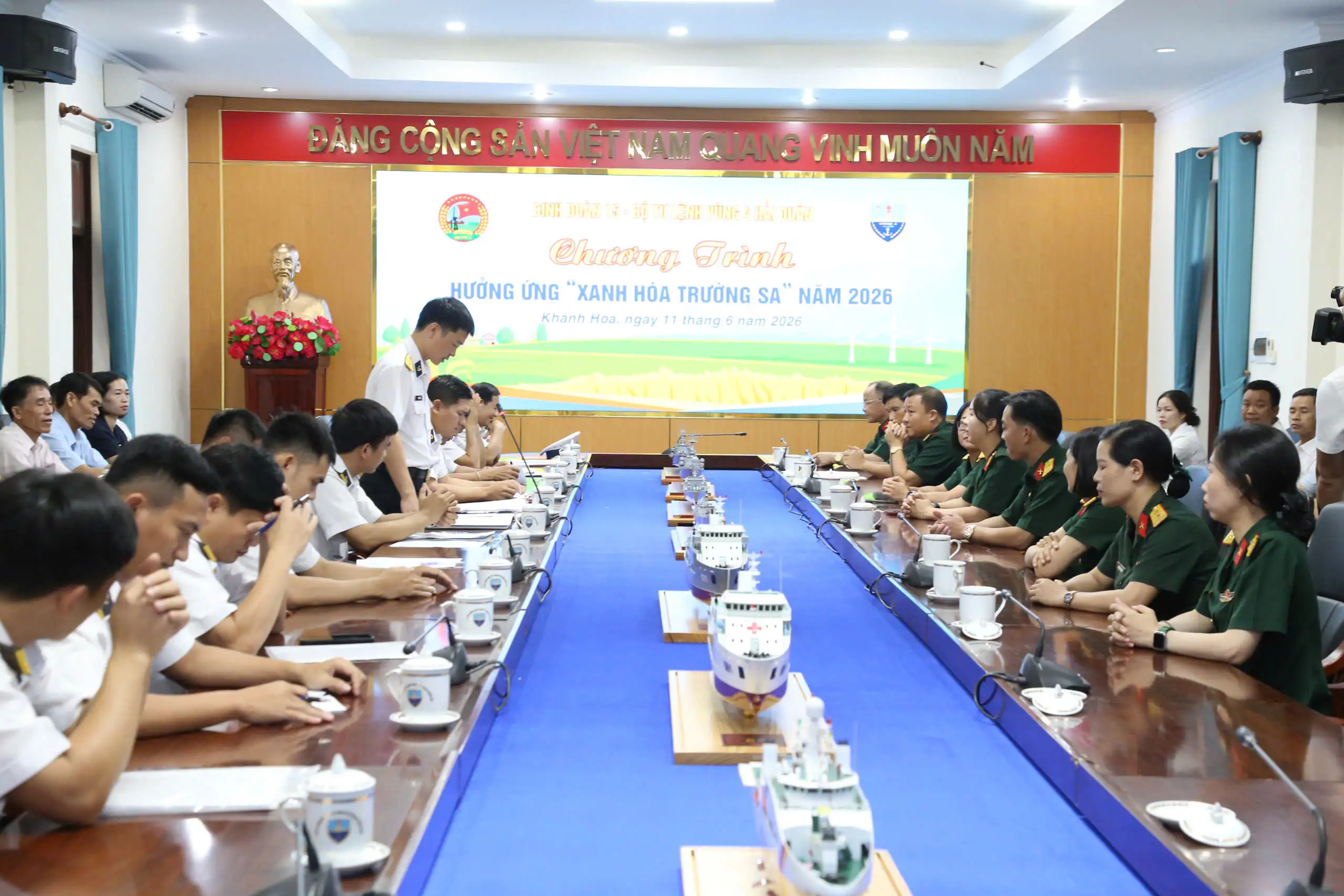 Vùng 4 Hải quân tiếp nhận 50 tấn phân bón từ Binh đoàn 15 2 Vùng 4 Hải quân tiếp nhận 50 tấn phân bón từ Binh đoàn 15
