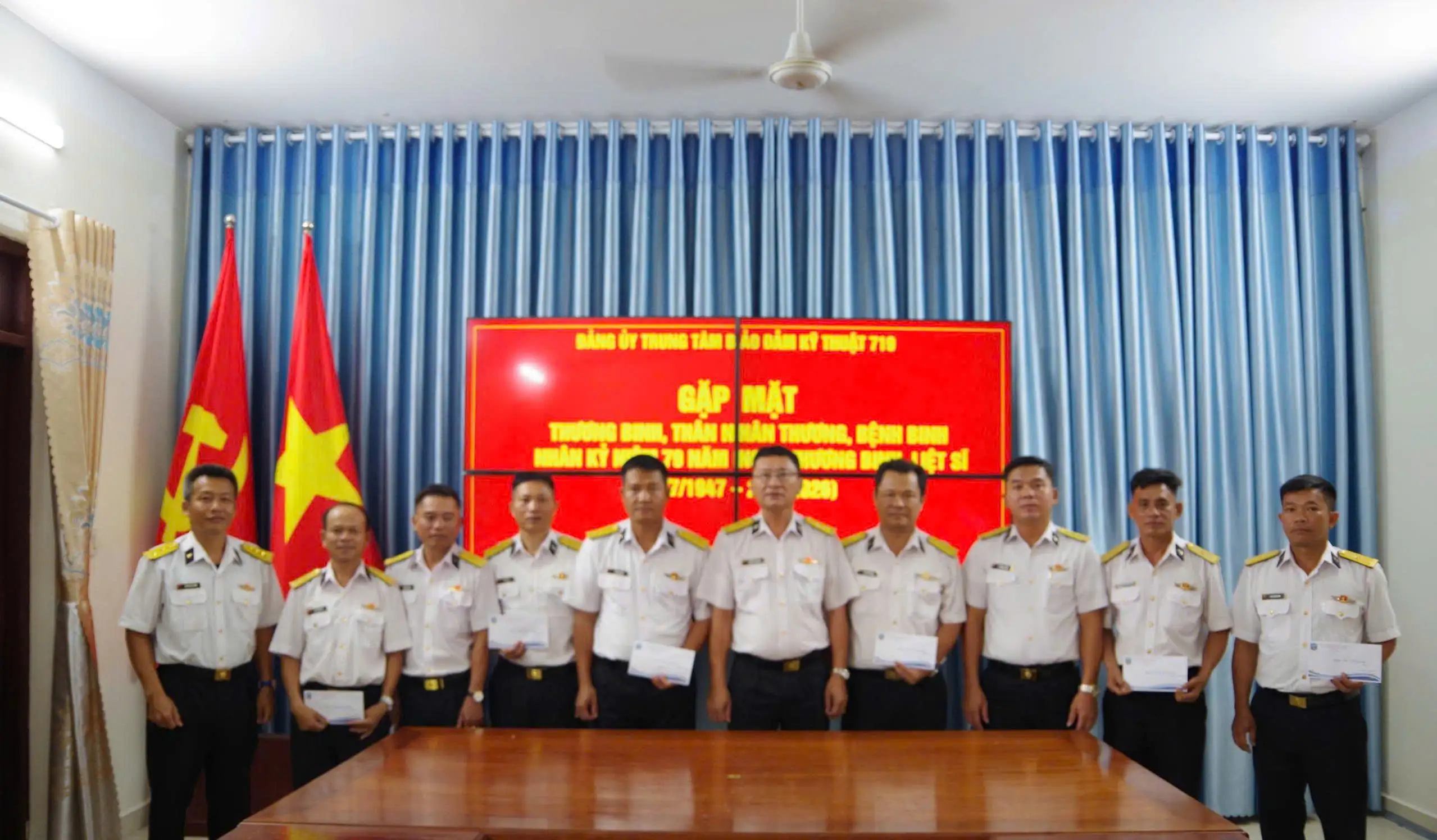 Trung tâm Bảo đảm Kỹ thuật 719, Vùng 4 Hải quân gặp mặt, tặng quà quân nhân là thương binh, thân nhân của thương binh, liệt sĩ