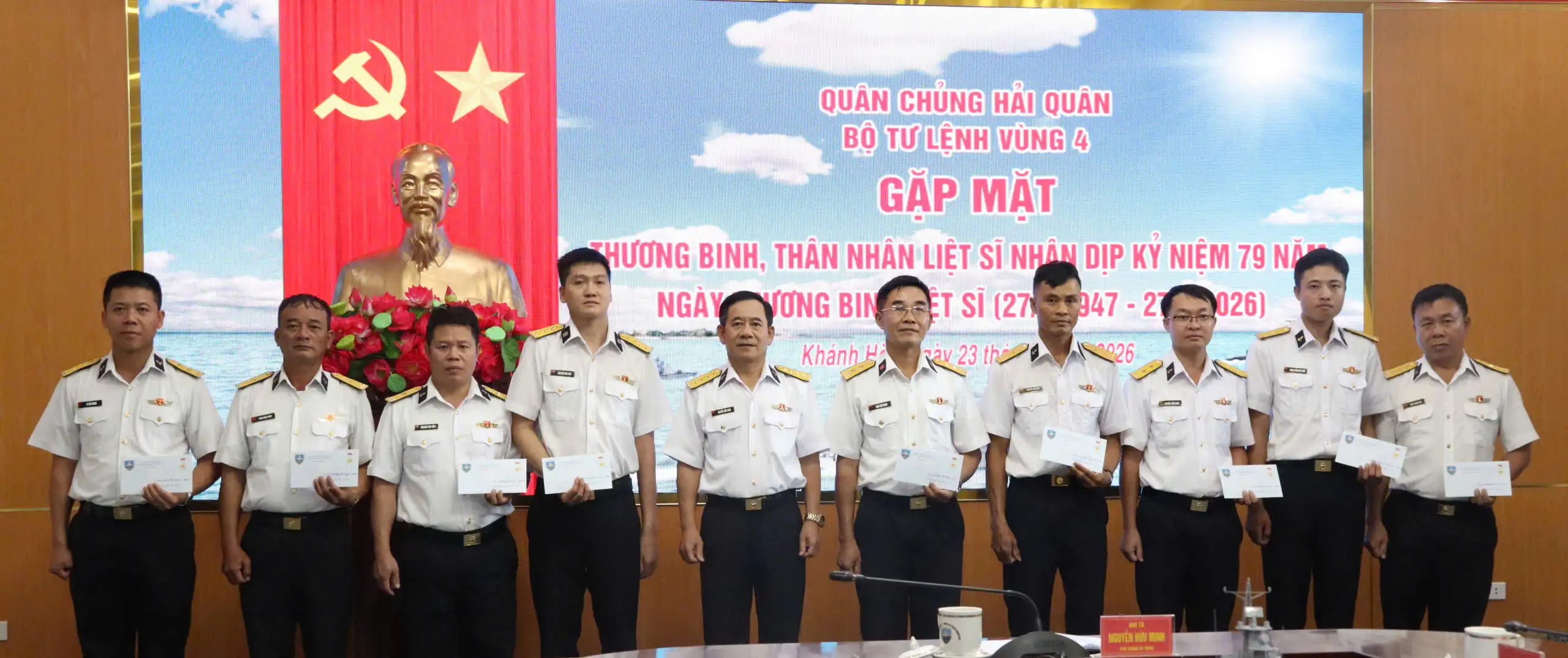Vùng 4 Hải quân: Gặp mặt, tặng quà tri ân các thương binh, thân nhân liệt sĩ