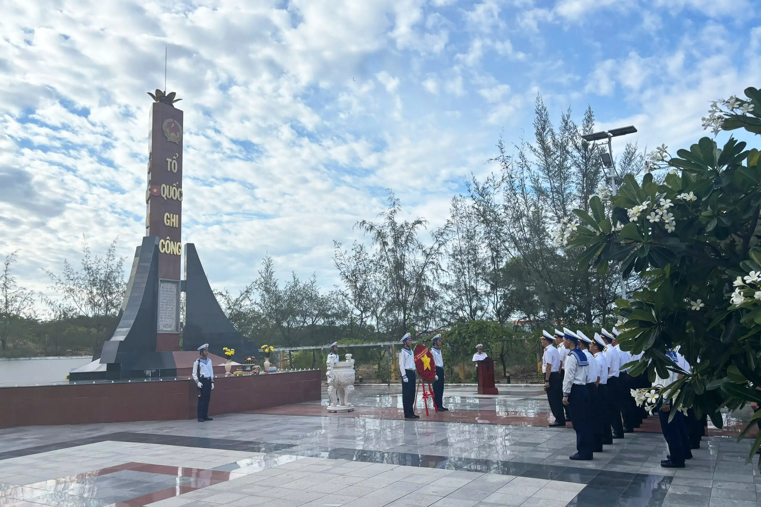 Lữ đoàn 162 tổ chức nhiều hoạt động tri ân nhân kỷ niệm 79 năm Ngày Thương binh – Liệt sĩ