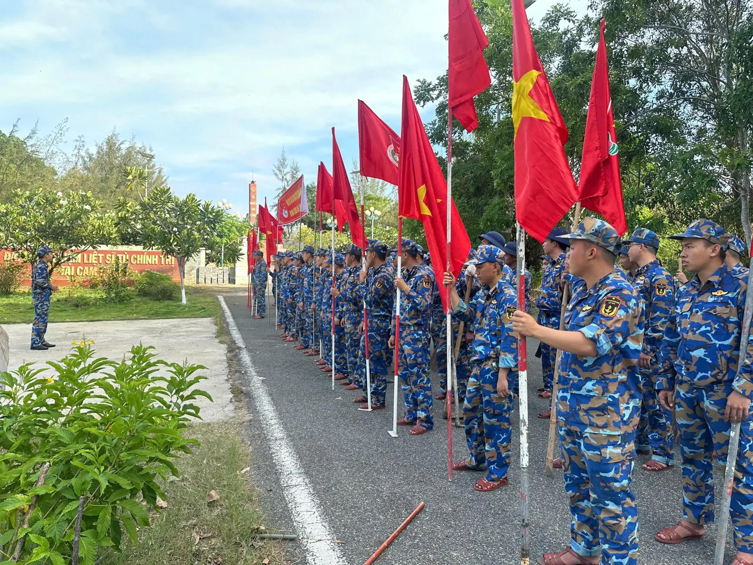 Tuổi trẻ Lữ đoàn 162 xung kích thực hiện “Ngày thứ Bảy tình nguyện”