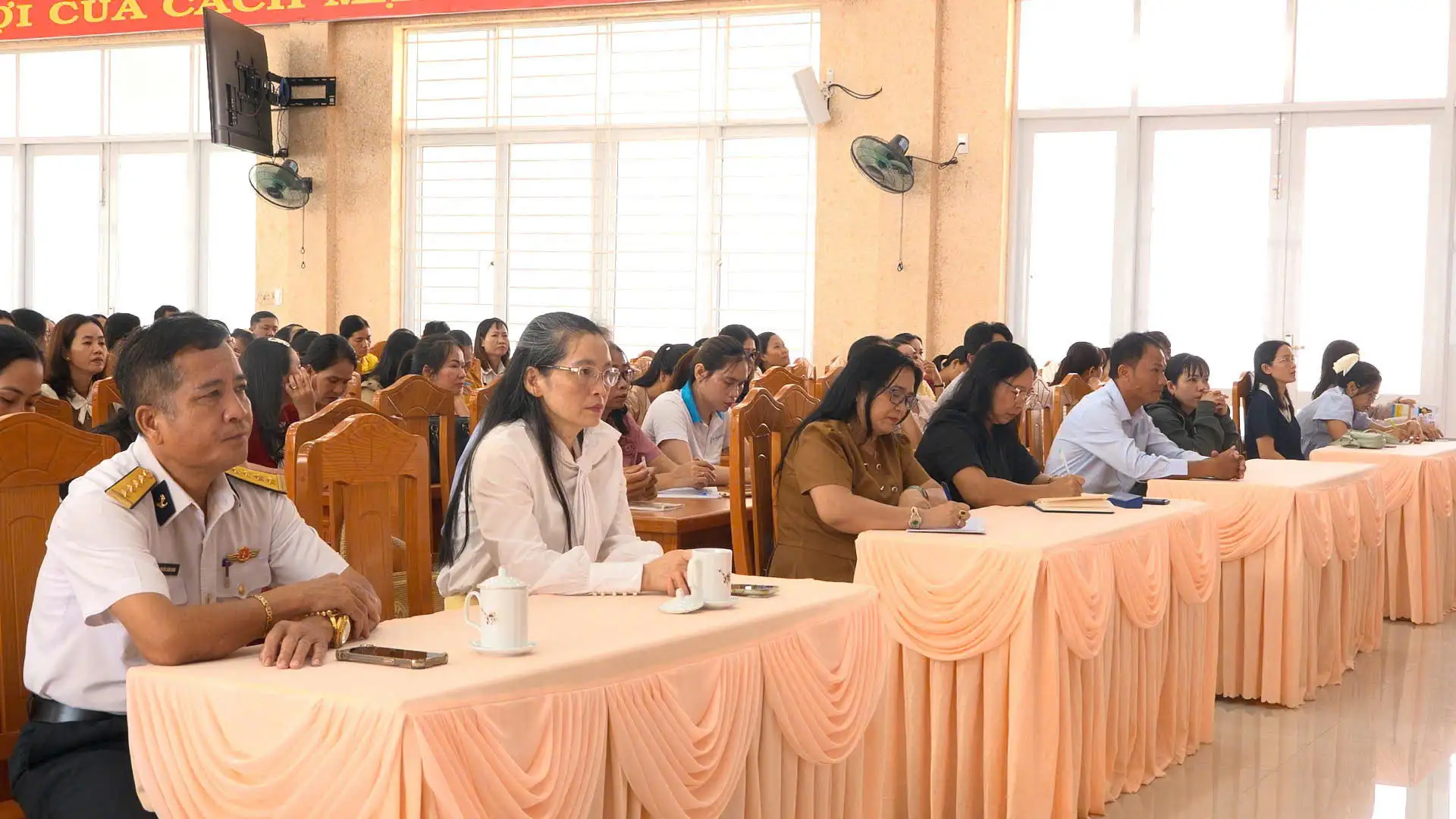 Vùng 4 Hải quân tuyên truyền biển, đảo tại tỉnh Lâm Đồng 3 Vùng 4 Hải quân tuyên truyền biển, đảo tại tỉnh Lâm Đồng