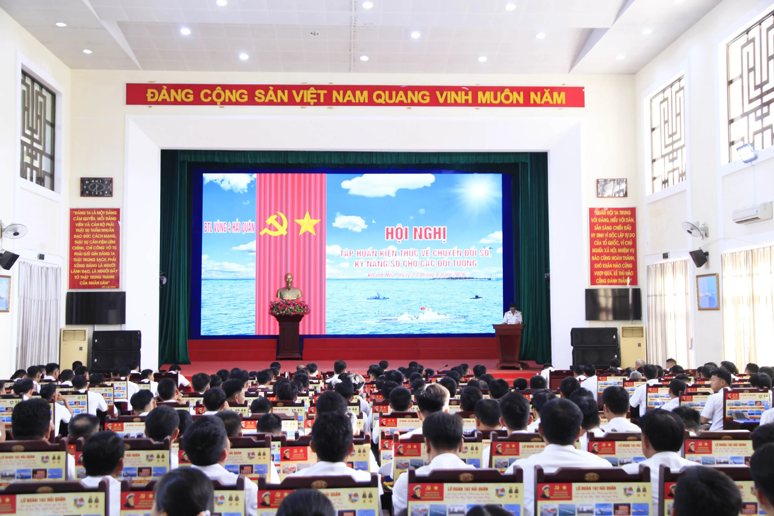 Vùng 4 Hải quân tập huấn kiến thức, kỹ năng số theo phong trào “Bình dân học vụ số” 2 Vùng 4 Hải quân tập huấn kiến thức, kỹ năng số theo phong trào “Bình dân học vụ số”