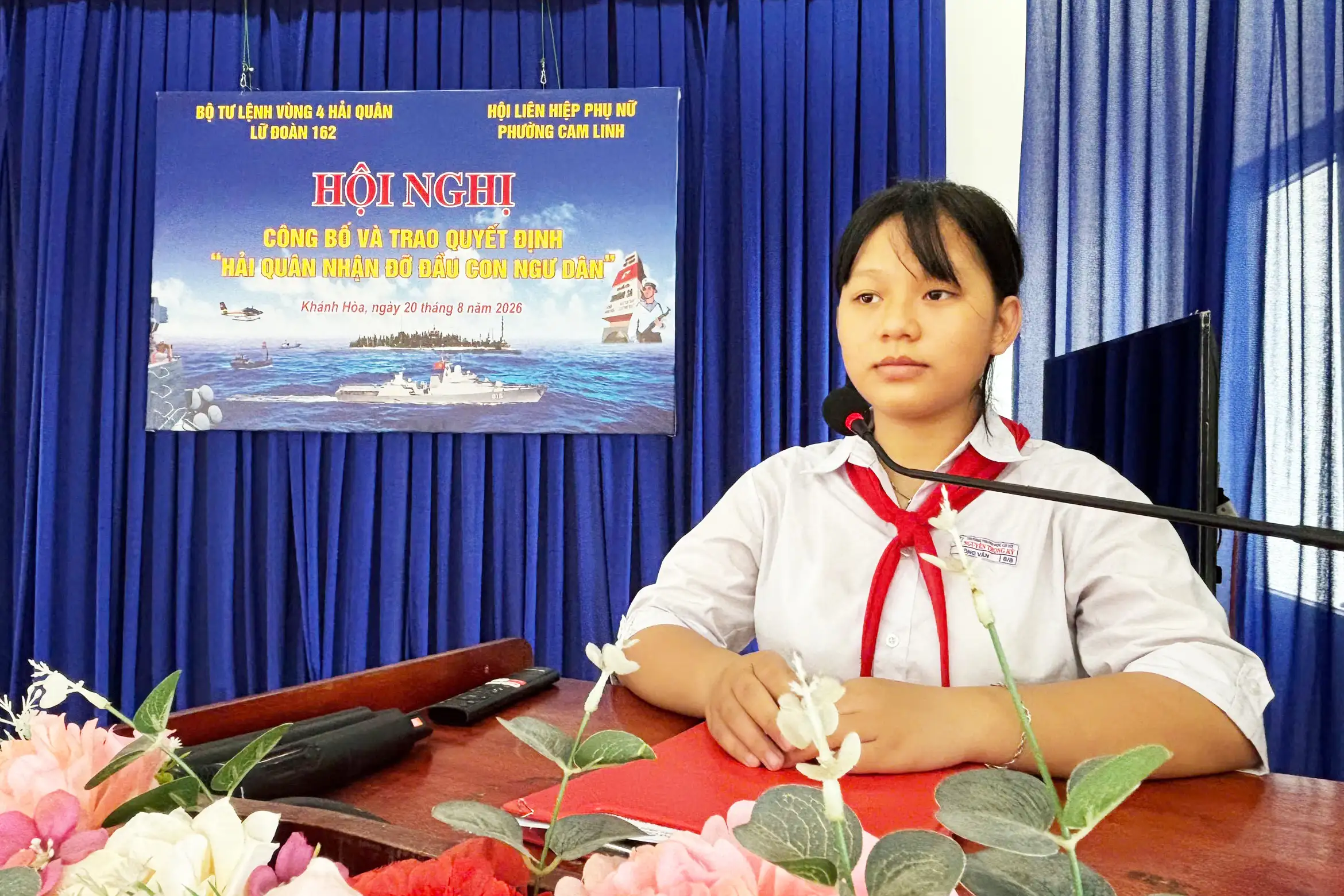 Lữ đoàn 162 nhận đỡ đầu con ngư dân có hoàn cảnh khó khăn 2 Lữ đoàn 162 nhận đỡ đầu con ngư dân có hoàn cảnh khó khăn