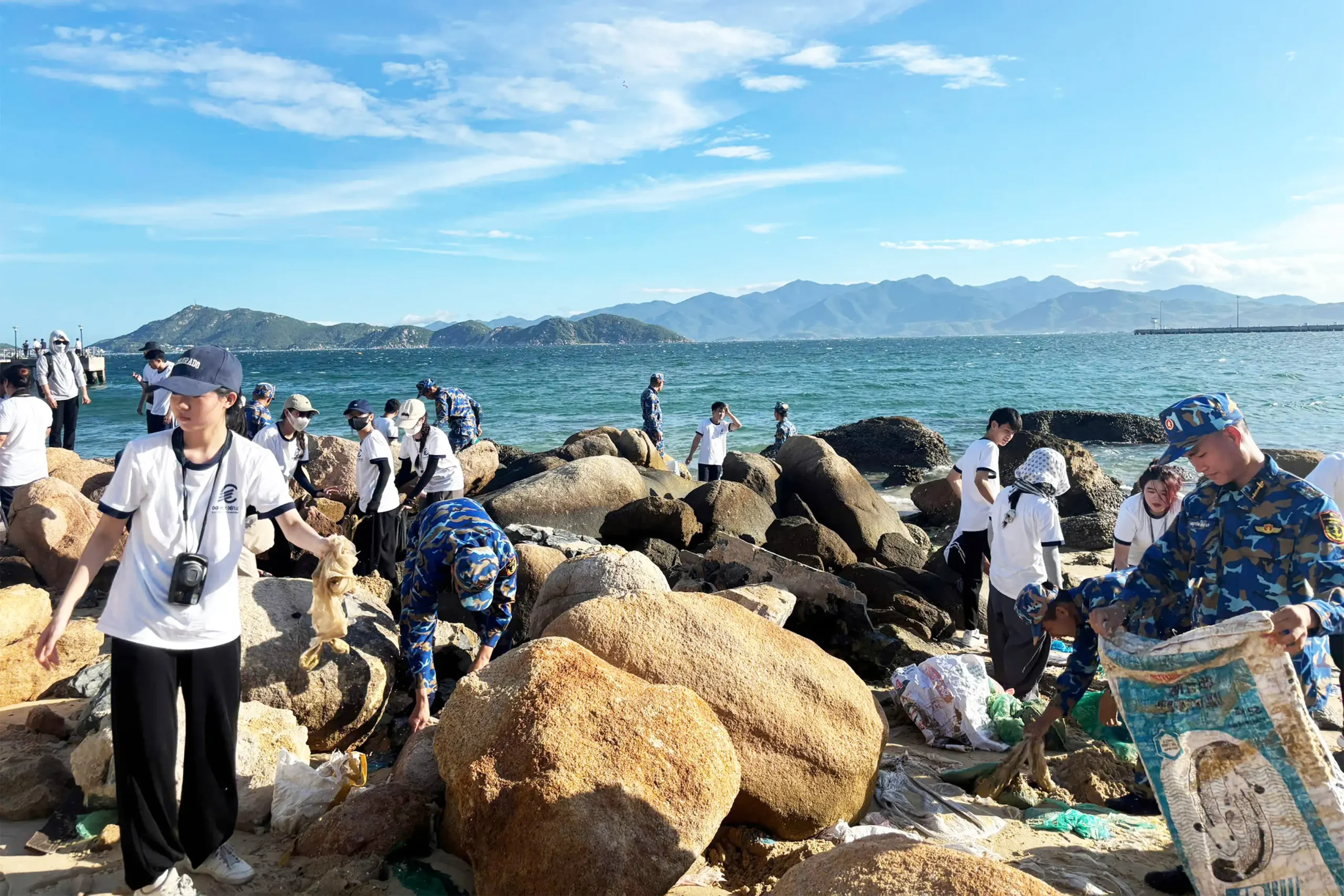 Nhiều hoạt động thiết thực trong chương trình phối hợp giữa Lữ đoàn 162 và Trường Đại học Điện lực 4 Nhiều hoạt động thiết thực trong chương trình phối hợp giữa Lữ đoàn 162 và Trường Đại học Điện lực