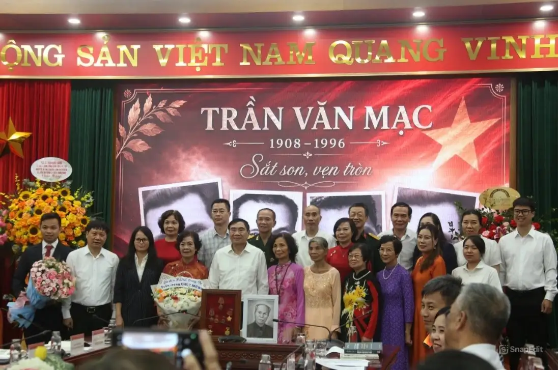 Lễ trao tặng hiện vật và Hội thảo khoa học “Trần Văn Mạc – chứng nhân dòng chảy lịch sử”