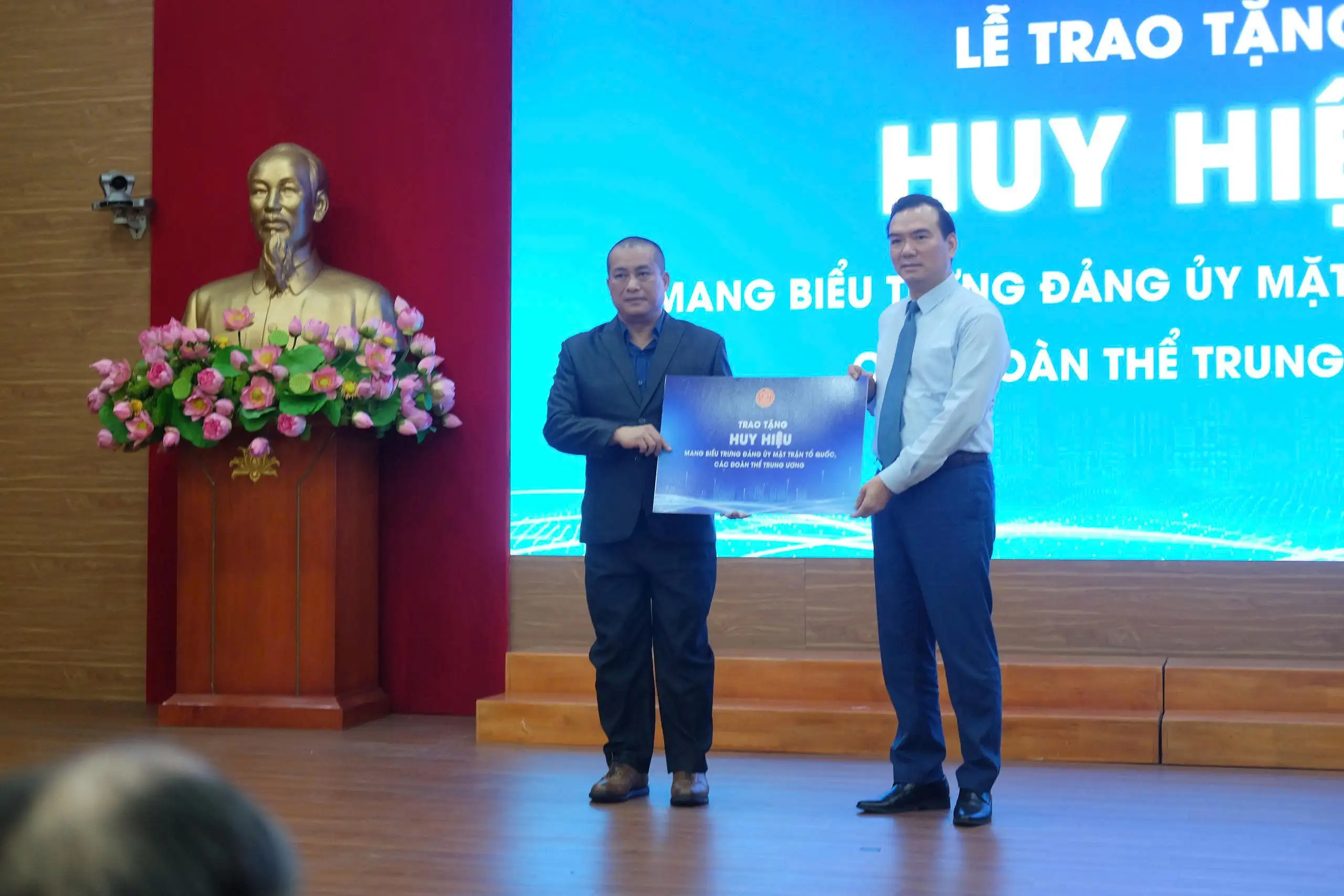 Trao giải Cuộc thi “Đến với Con đường tương lai” và Phát động Cuộc thi “Lan tỏa tri thức Con đường tương lai” 2 Trao giải Cuộc thi “Đến với Con đường tương lai” và Phát động Cuộc thi “Lan tỏa tri thức Con đường tương lai”