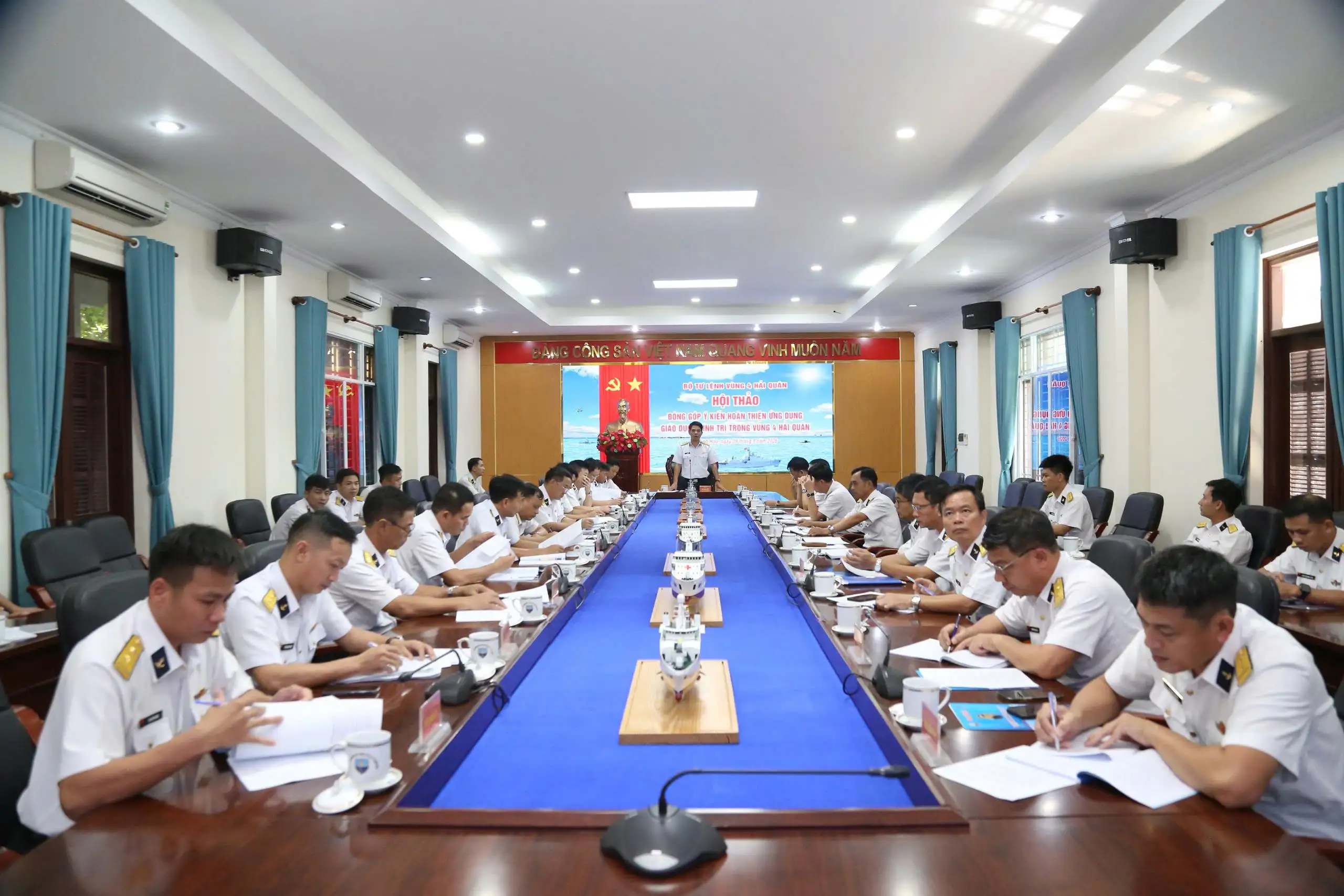 Vùng 4 Hải quân góp ý hoàn thiện ứng dụng giáo dục chính trị