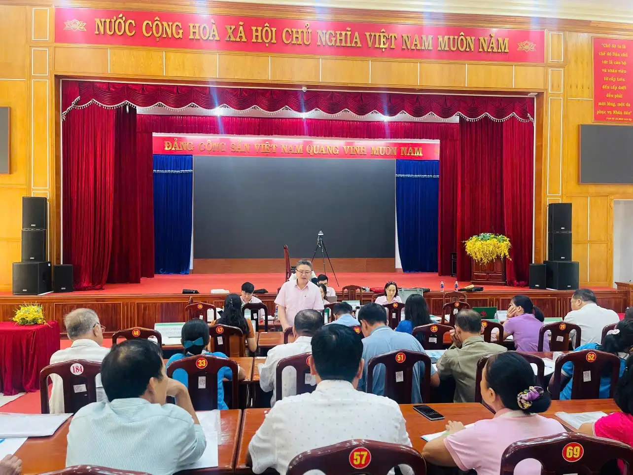 Phòng giao dịch NHCSXH Chơn Thành tổ chức phiên giao dịch định kỳ tại điểm giao dịch Chơn Thành (phường Chơn Thành – thành phố Đồng Nai)
