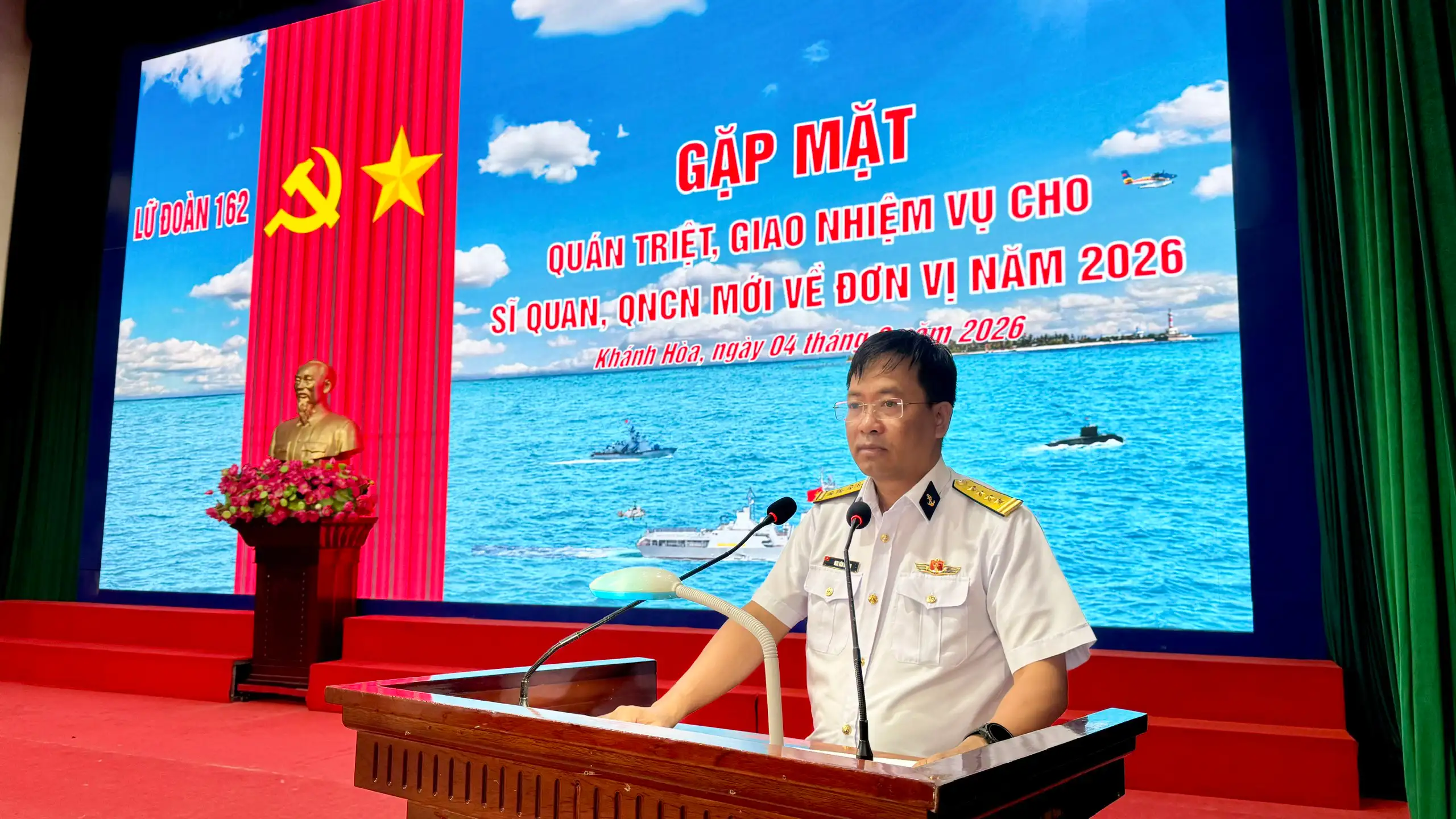 Lữ đoàn 162 gặp mặt, giao nhiệm vụ cho quân nhân mới về đơn vị