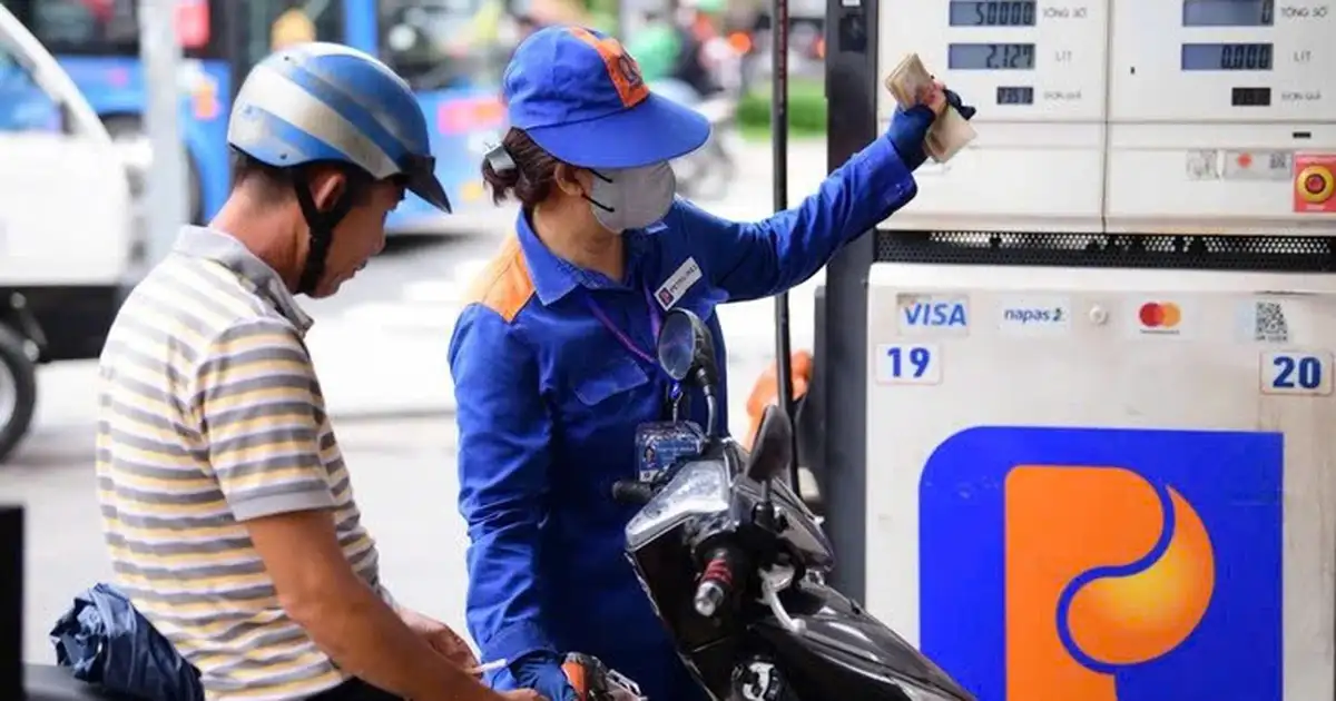Giá dầu diesel giảm gần 500 đồng/lít