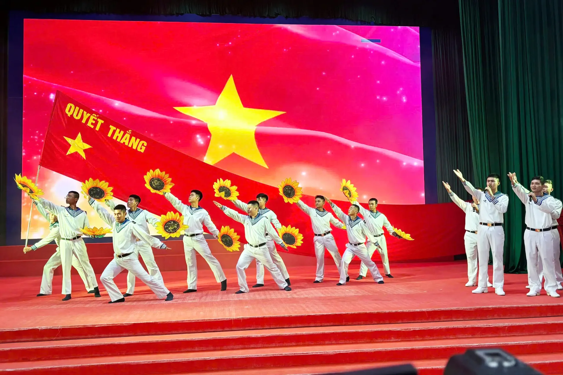 Tọa đàm “Tuổi trẻ Lữ đoàn 162 – Tư tưởng vững vàng, kỷ luật nghiêm minh, an toàn tuyệt đối”