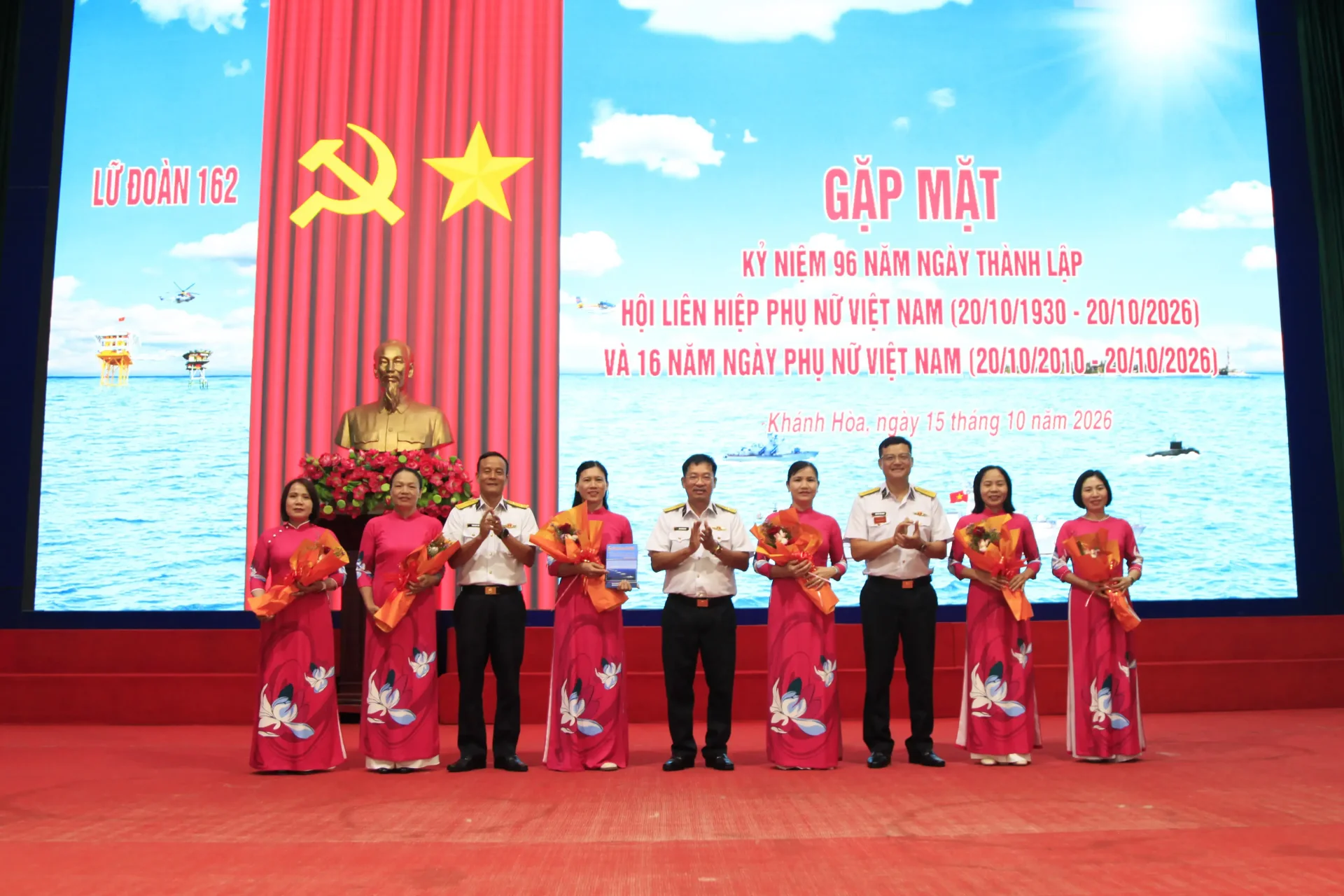 Lữ đoàn 162 gặp mặt hội viên phụ nữ nhân dịp 20-10