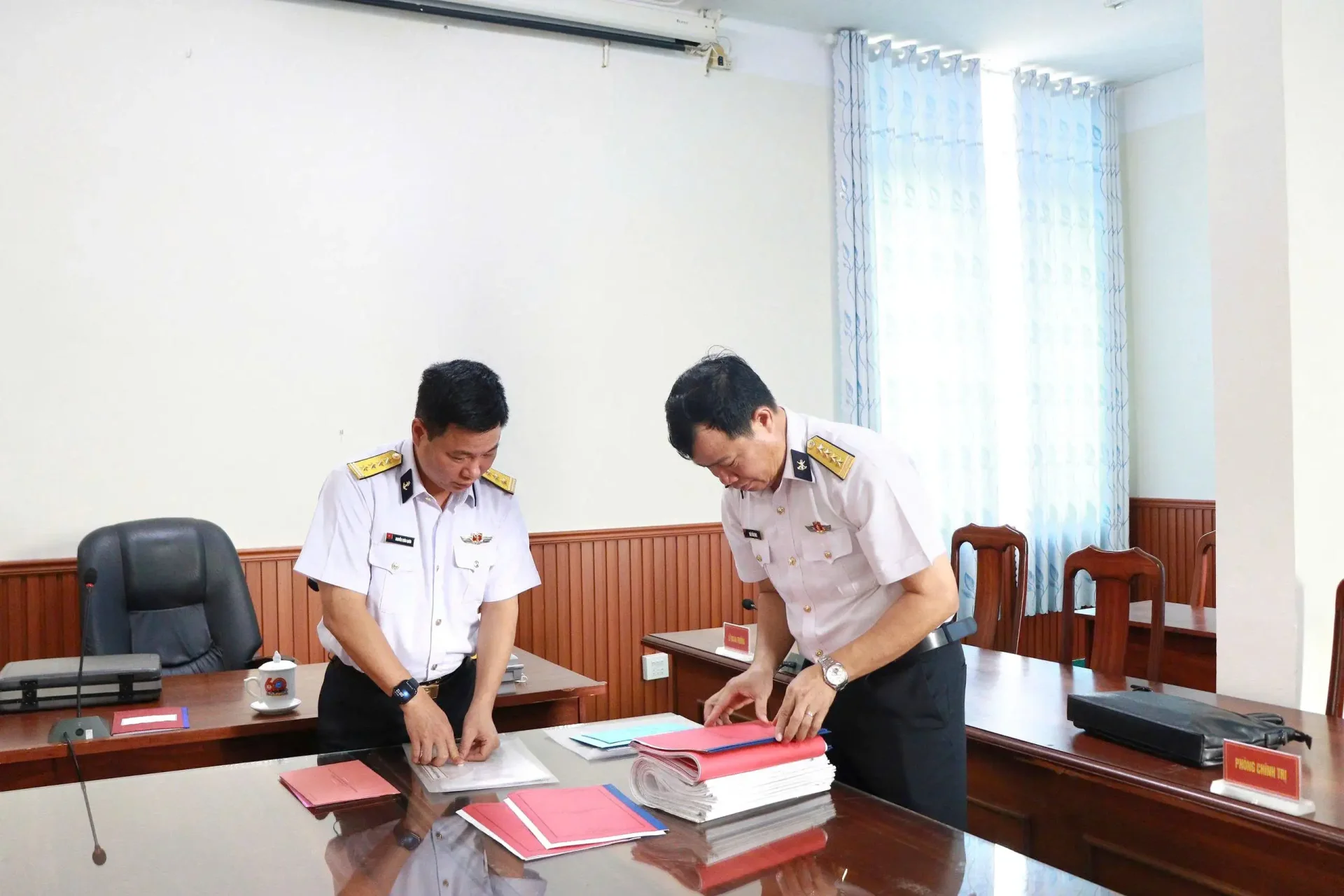 Vùng 4 Hải quân kiểm tra vững mạnh toàn diện “Mẫu mực, tiêu biểu” tại Lữ đoàn 101 3 Vùng 4 Hải quân kiểm tra vững mạnh toàn diện “Mẫu mực, tiêu biểu” tại Lữ đoàn 101