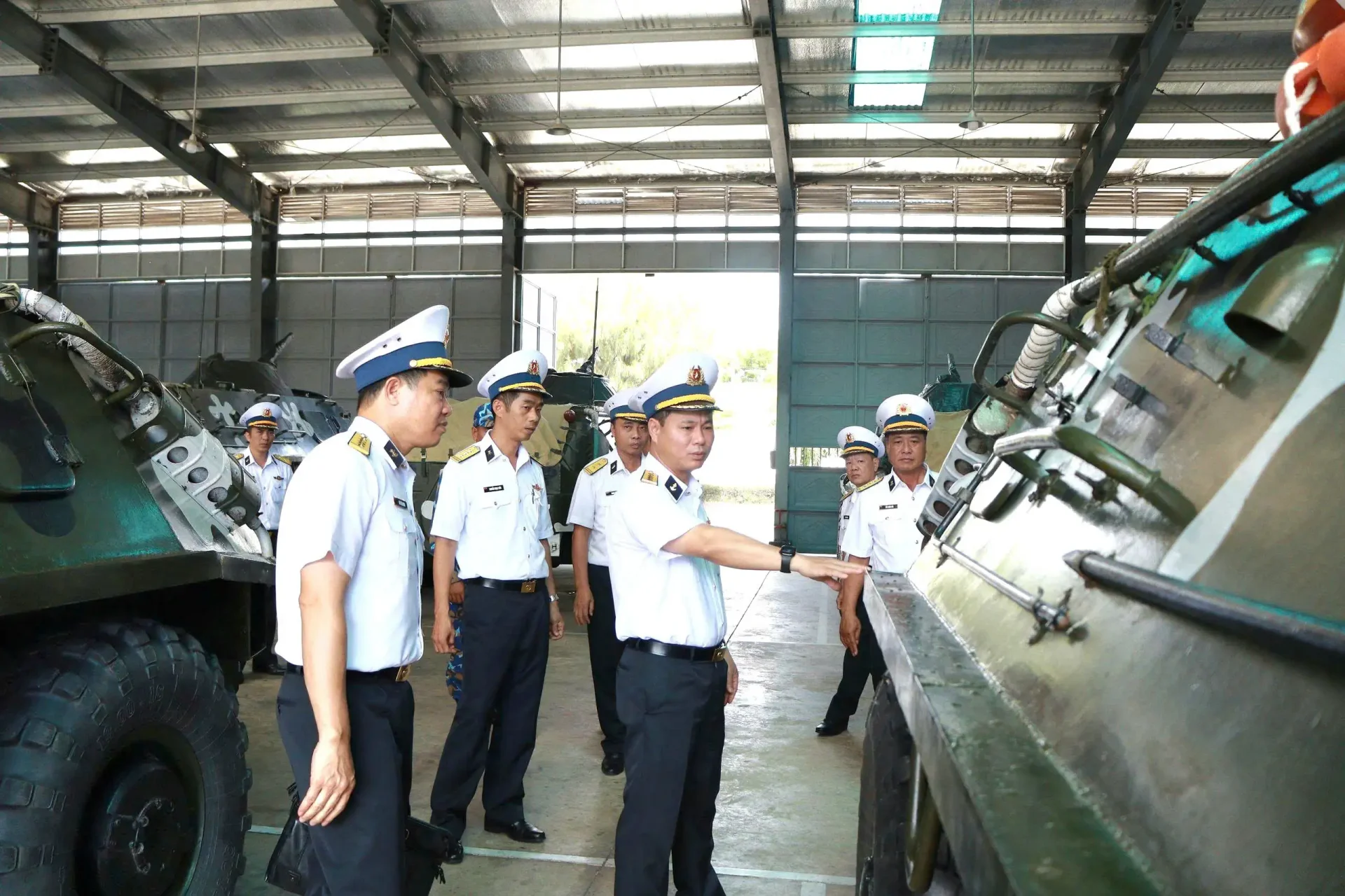 Vùng 4 Hải quân kiểm tra vững mạnh toàn diện “Mẫu mực, tiêu biểu” tại Lữ đoàn 101 4 Vùng 4 Hải quân kiểm tra vững mạnh toàn diện “Mẫu mực, tiêu biểu” tại Lữ đoàn 101