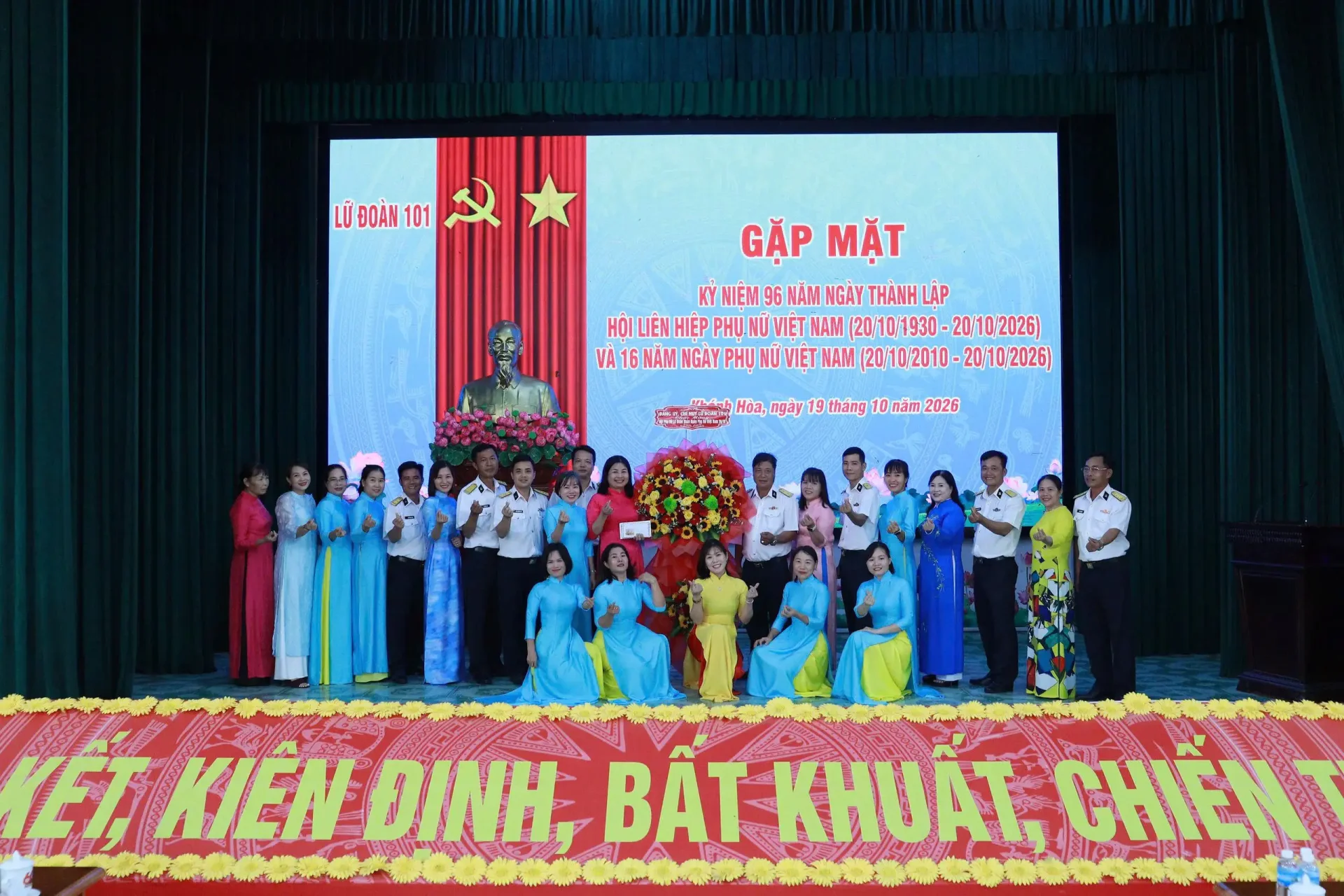 Lữ đoàn 101 gặp mặt cán bộ, hội viên phụ nữ nhân dịp kỷ niệm Ngày Phụ nữ Việt Nam 20-10 1 Lữ đoàn 101 gặp mặt cán bộ, hội viên phụ nữ nhân dịp kỷ niệm Ngày Phụ nữ Việt Nam 20-10
