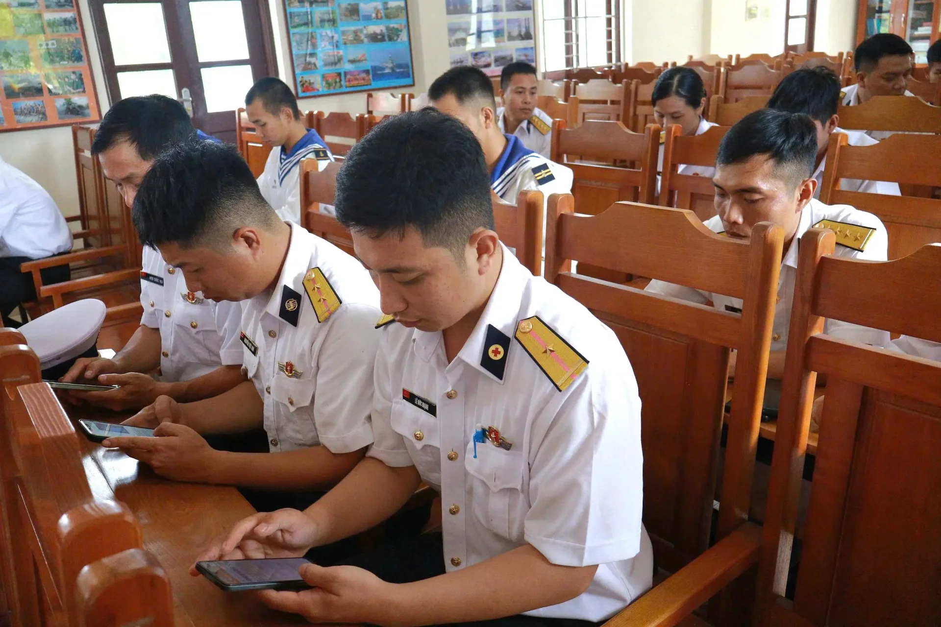 Vùng 4 Hải quân kiểm tra vững mạnh toàn diện “Mẫu mực, tiêu biểu” tại Lữ đoàn 101 5 Vùng 4 Hải quân kiểm tra vững mạnh toàn diện “Mẫu mực, tiêu biểu” tại Lữ đoàn 101